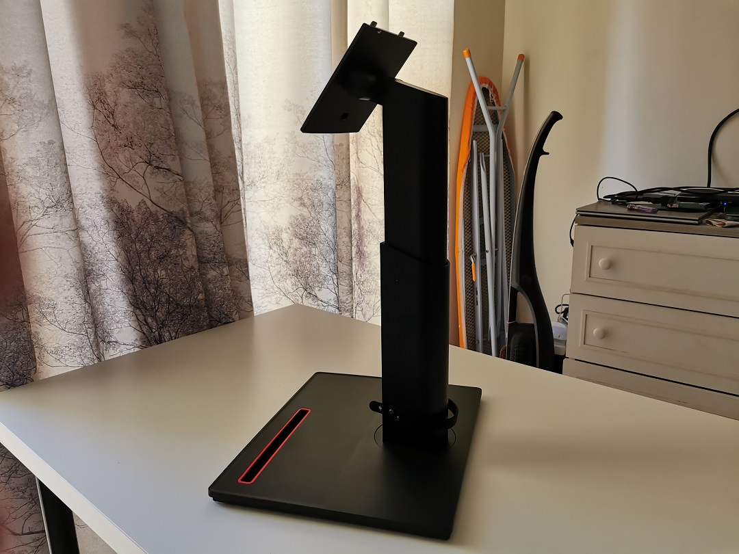 Review of Lenovo Think Vision T34W20 Monitor in the UAE