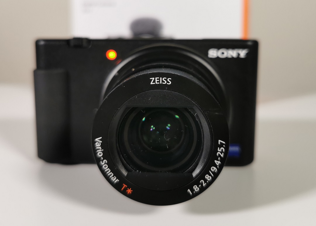 Review of Sony Vlog Camera ZV1 & Sony Bluetooth Wireless shooting grip