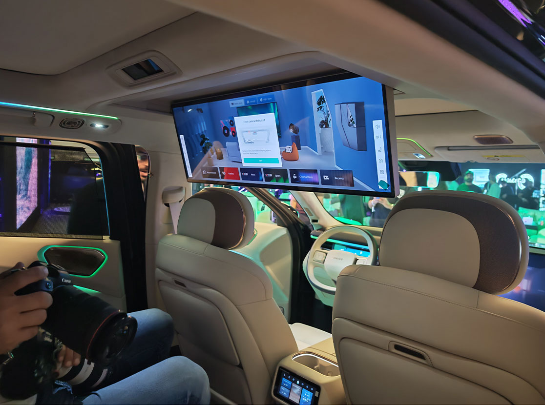 Newly-launched_LYNK_&_CO-900-interior-backseat