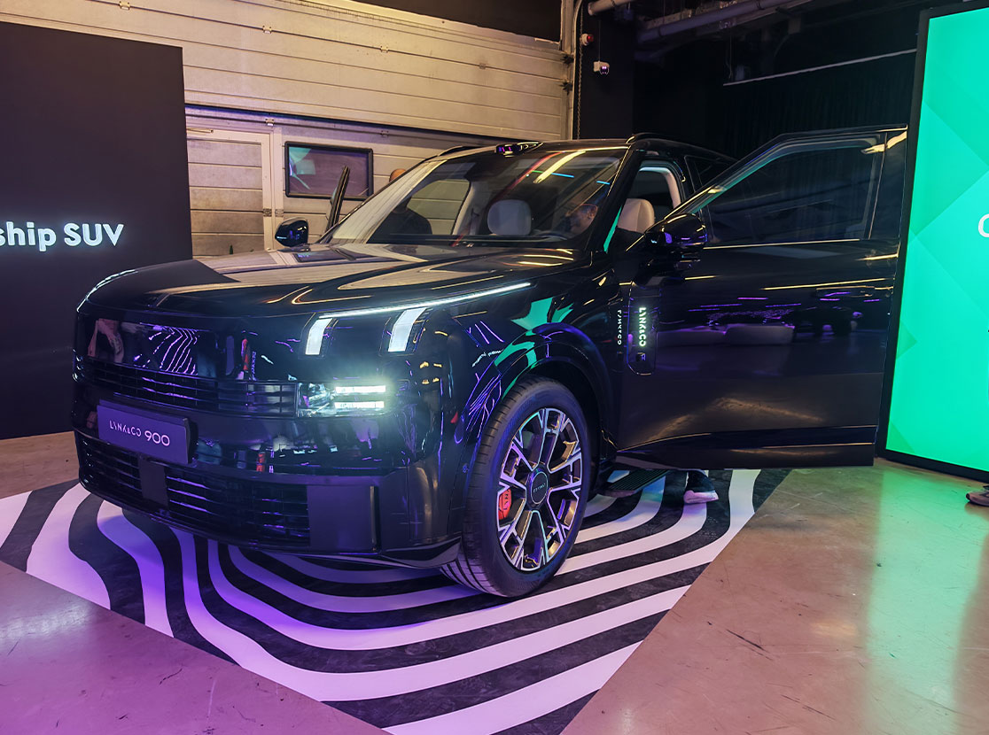 Newly-launched_LYNK_&_CO-900